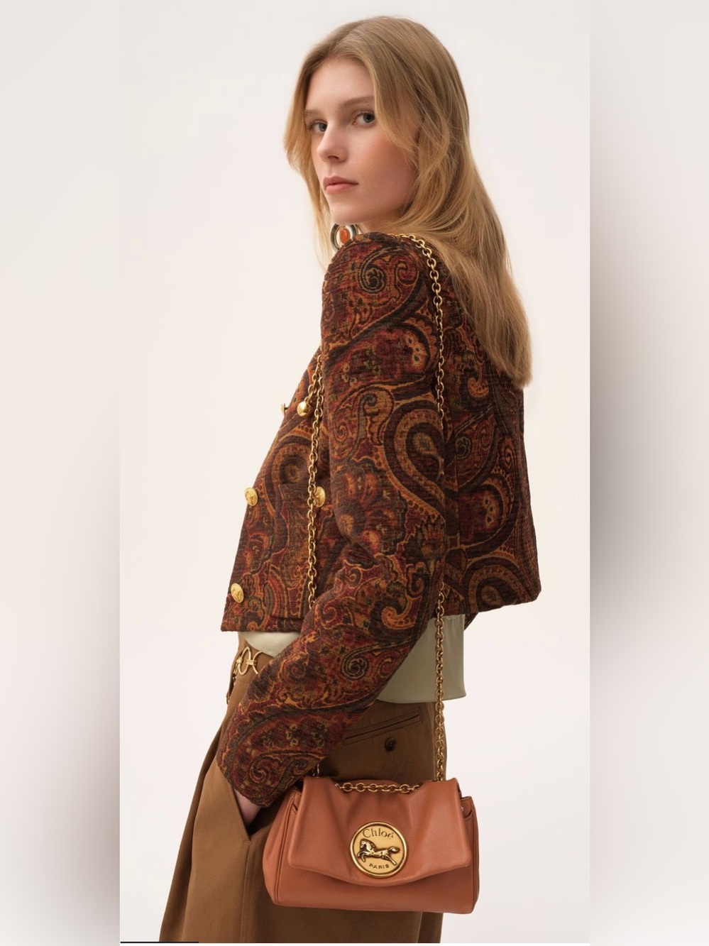 Chloé Heritage Shoulder Bag in Coral Orange Grained Leather - Picture 3 of 15